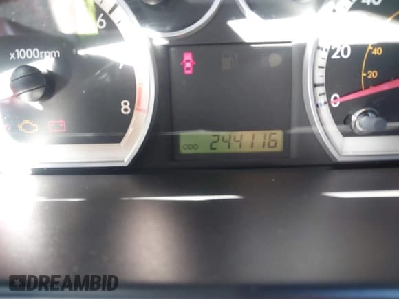 ✅ 2008 Chevrolet Aveo LS • VIN: KL1TD56628B167137 • Lot: 41703401. Wystawiony na IAAI z przebiegiem 244 116 mil. Bezpłatny archiwum sprzedaży aukcyjnych z USA i szczegółowy raport historii pojazdu na DreamBid. Zdjęcie 7.