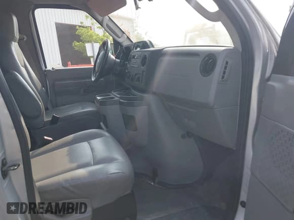✅ 2014 Ford Econoline Cargo Commercial • VIN: 1FTNS2EW2EDA21988 • Lot: 42369595. Listed on IAAI with 90,374 mi. Free auction sales archive from the USA and detailed vehicle history report at DreamBid. Image 5.