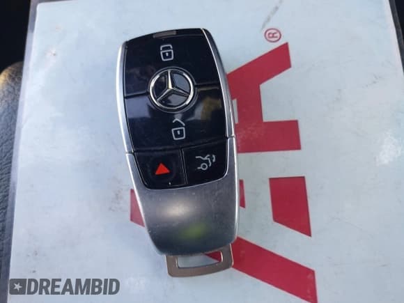 ✅ 2019 Mercedes-Benz E 450 • VIN: WDD1J6HB3KF116678 • Lot: 43687582. Listed on IAAI with 65,536 mi. Free auction sales archive from the USA and detailed vehicle history report at DreamBid. Image 11.