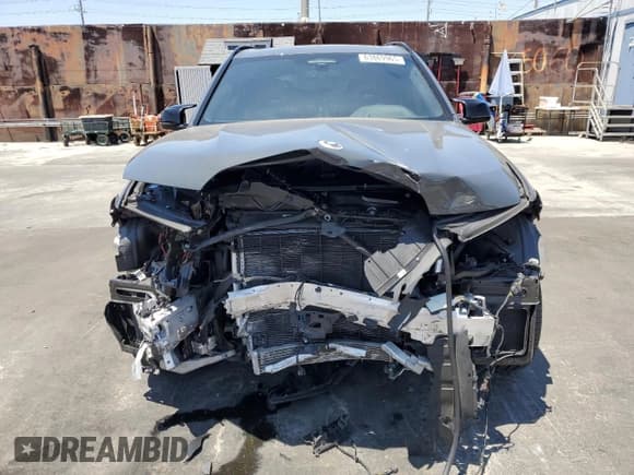 ✅ 2023 BMW X5 M • VIN: 5YMJU0C09P9R34210 • Лот: 63869965. Опубликован ранее на Copart с пробегом Не указан. Бесплатный доступ к архиву аукционных продаж из США и подробный отчёт об истории автомобиля на DreamBid. Изображение 5.