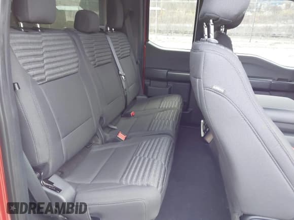 ✅ 2023 Ford F-150 XL • VIN: 1FTFX1E55PKE23686 • Lot: 43791634. Wystawiony na IAAI z przebiegiem 27 005 mil. Bezpłatny archiwum sprzedaży aukcyjnych z USA i szczegółowy raport historii pojazdu na DreamBid. Zdjęcie 8.