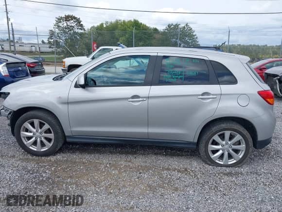 2015 Mitsubishi Outlander ES с VIN 4A4AR3AU7FE044529, выставлен на аукционе IAAI как лот 43322080 с пробегом 57 040 миль миль и . История ставок и продаж доступна на DreamBid. Изображение 14.