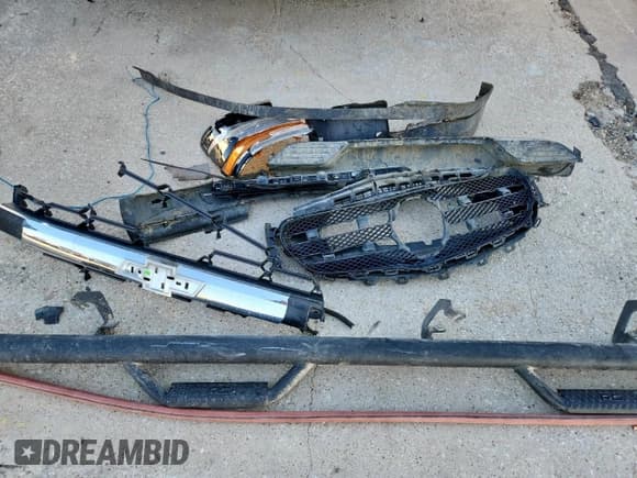 ✅ 2019 Chevrolet Silverado 1500 LT • VIN: 2GCRCPECXK1123192 • Lot: 91083685. Wystawiony na Copart z przebiegiem 164 837 mil. Bezpłatny archiwum sprzedaży aukcyjnych z USA i szczegółowy raport historii pojazdu na DreamBid. Zdjęcie 12.