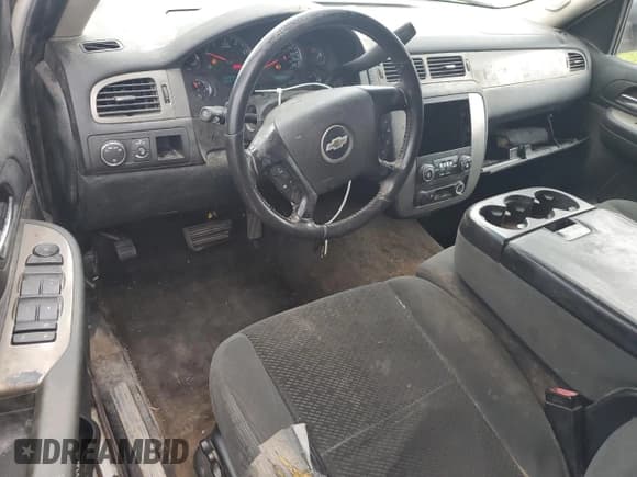 ✅ 2008 Chevrolet Suburban 3LT • VIN: 1GNFC16J98J220502 • Lot: 70514685. Listed on Copart with 195,528 mi. Free auction sales archive from the USA and detailed vehicle history report at DreamBid. Image 8.