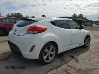 2013 Hyundai Veloster w/Gray Int с VIN KMHTC6AD0DU167414, выставлен на аукционе Copart как лот 73476894 с пробегом 119 928 миль миль и Списание • Salvage title. История ставок и продаж доступна на DreamBid. Изображение 3.