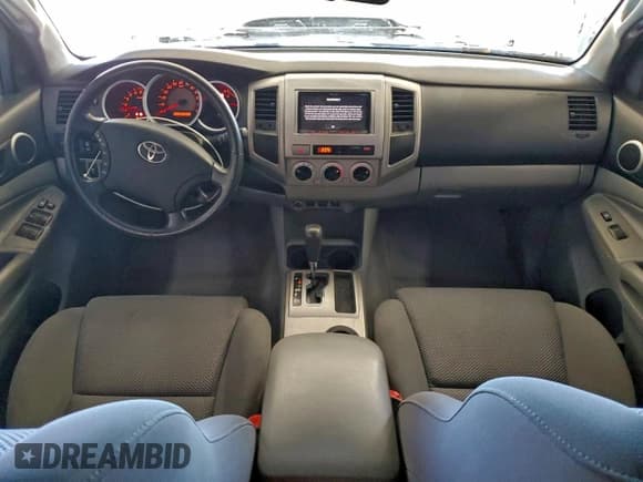 ✅ 2011 Toyota Tacoma PreRunner • VIN: 3TMJU4GN8BM113695 • Lot: 94365735. Listed on Copart with 249,473 mi. Free auction sales archive from the USA and detailed vehicle history report at DreamBid. Image 8.