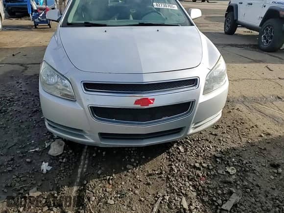 2011 Chevrolet Malibu 1LS z VIN 1G1ZB5E13BF130055, wystawiony jako Copart lot #82730765 z przebiegiem 131 254 mil mil oraz Czysty tytuł • Clean title. Historia ofert i sprzedaży dostępna na DreamBid. Obrazek 13.
