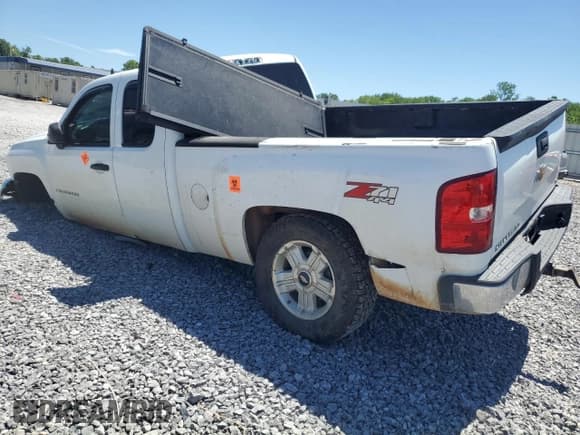✅ 2007 Chevrolet Silverado 1500 1LT • VIN: 2GCEK19J371650425 • Lot: 57497955. Listed on Copart with Not provided. Free auction sales archive from the USA and detailed vehicle history report at DreamBid. Image 2.