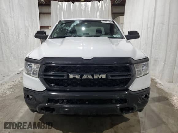 2022 Ram 1500 Tradesman z VIN 1C6RRFNG3NN432458, wystawiony jako Copart lot #86716515 z przebiegiem 18 299 mil mil oraz Czysty tytuł • Clean title. Historia ofert i sprzedaży dostępna na DreamBid. Obrazek 5.