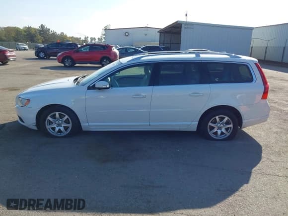 ✅ 2008 Volvo V70 • VIN: YV1BW982781040660 • Lot: 43834823. Listed on IAAI with 100,463 mi. Free auction sales archive from the USA and detailed vehicle history report at DreamBid. Image 14.