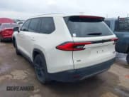 ✅ 2024 Toyota Highlander XLE • VIN: 5TDAAAB57RS048752 • Лот: 42560059. Опубликован ранее на IAAI с пробегом 22 937 миль. Бесплатный доступ к архиву аукционных продаж из США и подробный отчёт об истории автомобиля на DreamBid. Изображение 3.