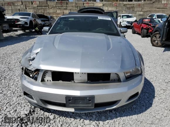 ✅ 2011 Ford Mustang V6 • VIN: 1ZVBP8EM7B5168400 • Лот: 81063975. Опубликован ранее на Copart с пробегом 55 273 миль. Бесплатный доступ к архиву аукционных продаж из США и подробный отчёт об истории автомобиля на DreamBid. Изображение 5.