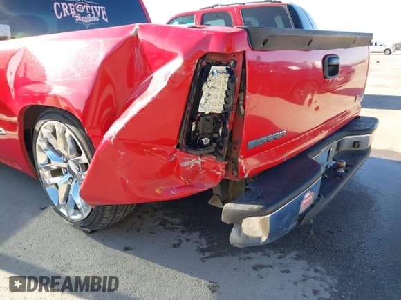 ✅ 1999 GMC Sierra 1500 SLE • VIN: 1GTEK19T8XZ512050 • Лот: 41663198. Опубликован ранее на IAAI с пробегом 183 266 миль. Бесплатный доступ к архиву аукционных продаж из США и подробный отчёт об истории автомобиля на DreamBid. Изображение 6.