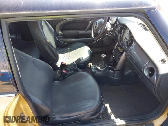 ✅ 2004 MINI Hardtop • VIN: WMWRC33474TC48930 • Lot: 41657936. Listed on IAAI with 147,422 mi. Free auction sales archive from the USA and detailed vehicle history report at DreamBid. Image 5.
