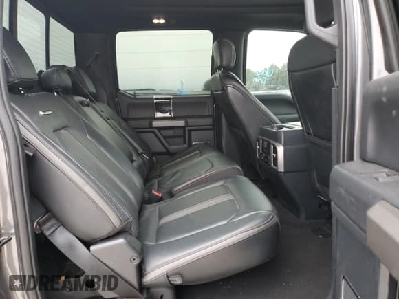 ✅ 2022 Ford F-450 XL • VIN: 1FT8W4DT8NEC09929 • Lot: 46081755. Wystawiony na Copart z przebiegiem 32 915 mil. Bezpłatny archiwum sprzedaży aukcyjnych z USA i szczegółowy raport historii pojazdu na DreamBid. Zdjęcie 10.