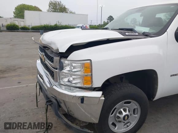 ✅ 2012 Chevrolet Silverado 2500HD Work Truck • VIN: 1GB0CVCG8CF145676 • Lot: 41835188. Wystawiony na IAAI z przebiegiem 88 412 mil. Bezpłatny archiwum sprzedaży aukcyjnych z USA i szczegółowy raport historii pojazdu na DreamBid. Zdjęcie 18.