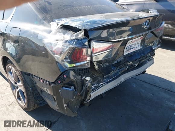 ✅ 2016 Lexus GS 350 • VIN: JTHBZ1BLXGA004703 • Lot: 43731292. Wystawiony na IAAI z przebiegiem 80 994 mil. Bezpłatny archiwum sprzedaży aukcyjnych z USA i szczegółowy raport historii pojazdu na DreamBid. Zdjęcie 18.