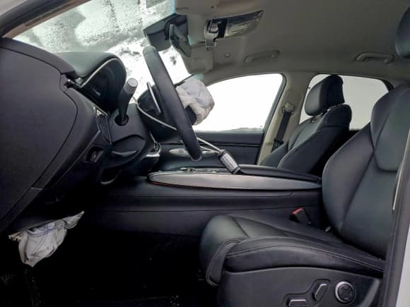 ✅ 2022 Genesis GV70 2.5T • VIN: KMUMADTBXNU044264 • Lot: 94760865. Listed on Copart with 85,443 mi. Free auction sales archive from the USA and detailed vehicle history report at DreamBid. Image 7.