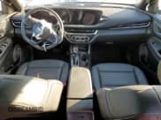 ✅ 2025 Buick Envista Sport Touring • VIN: KL47LBEP8SB139446 • Lot: 86253105. Wystawiony na Copart z przebiegiem 3 925 mil. Bezpłatny archiwum sprzedaży aukcyjnych z USA i szczegółowy raport historii pojazdu na DreamBid. Zdjęcie 8.