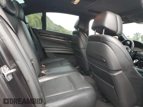 ✅ 2015 BMW 7 Series 750i xDrive • VIN: WBAYB6C59FG299220 • Lot: 81751525. Listed on Copart with 162,075 mi. Free auction sales archive from the USA and detailed vehicle history report at DreamBid. Image 10.