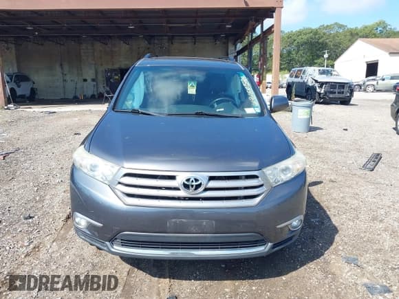 ✅ 2012 Toyota Highlander • VIN: 5TDZK3EH4CS086979 • Lot: 43160520. Listed on IAAI with 103,880 mi. Free auction sales archive from the USA and detailed vehicle history report at DreamBid. Image 12.