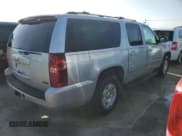 ✅ 2011 Chevrolet Suburban LS • VIN: 1GNSCHE01BR102744 • Lot: 76460694. Wystawiony na Copart z przebiegiem Nie podano. Bezpłatny archiwum sprzedaży aukcyjnych z USA i szczegółowy raport historii pojazdu na DreamBid. Zdjęcie 3.