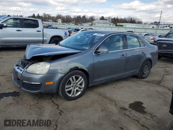 ✅ 2005 Volkswagen Jetta 2.5L • VIN: 3VWSF71K15M635732 • Lot: 47036595. Listed on Copart with 146,281 mi. Free auction sales archive from the USA and detailed vehicle history report at DreamBid. Image 1.