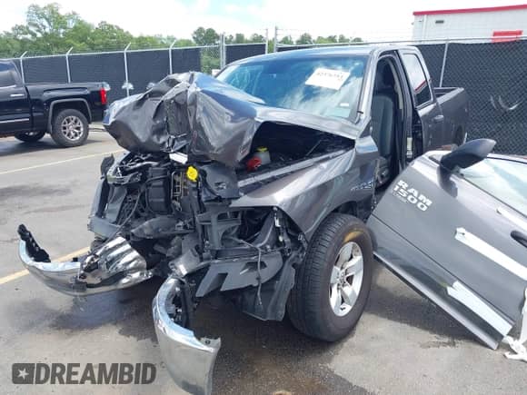 2024 Ram 1500 SLT z VIN 1C6RR6GG9RS135957, wystawiony jako IAAI lot #42376753 z przebiegiem 28 240 mil mil oraz . Historia ofert i sprzedaży dostępna na DreamBid. Obrazek 6.