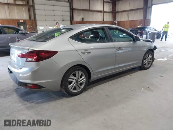✅ 2020 Hyundai Elantra SEL • VIN: 5NPD84LF8LH552127 • Lot: 43299702. Wystawiony na IAAI z przebiegiem 77 549 mil. Bezpłatny archiwum sprzedaży aukcyjnych z USA i szczegółowy raport historii pojazdu na DreamBid. Zdjęcie 4.