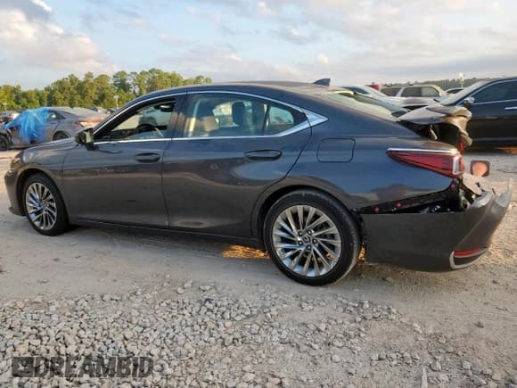 ✅ 2024 Lexus ES 300h Luxury • VIN: 58AEA1C18RU050197 • Lot: 68414025. Listed on Copart with 12,966 mi. Free auction sales archive from the USA and detailed vehicle history report at DreamBid. Image 2.