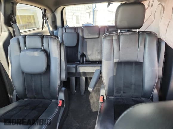 ✅ 2016 Dodge Grand Caravan SXT • VIN: 2C4RDGCG4GR116427 • Lot: 85648365. Wystawiony na Copart z przebiegiem Nie podano. Bezpłatny archiwum sprzedaży aukcyjnych z USA i szczegółowy raport historii pojazdu na DreamBid. Zdjęcie 10.