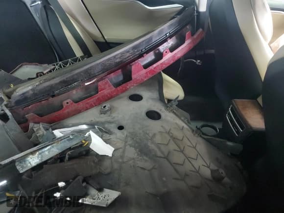 ✅ 2017 Tesla Model S 100D • VIN: 5YJSA1E2XHF194717 • Lot: 82676165. Wystawiony na Copart z przebiegiem Nie podano. Bezpłatny archiwum sprzedaży aukcyjnych z USA i szczegółowy raport historii pojazdu na DreamBid. Zdjęcie 10.