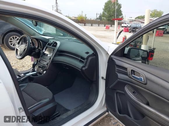 ✅ 2014 Chevrolet Malibu LT • VIN: 1G11C5SL5EF249598 • Lot: 43281202. Listed on IAAI with 145,550 mi. Free auction sales archive from the USA and detailed vehicle history report at DreamBid. Image 5.