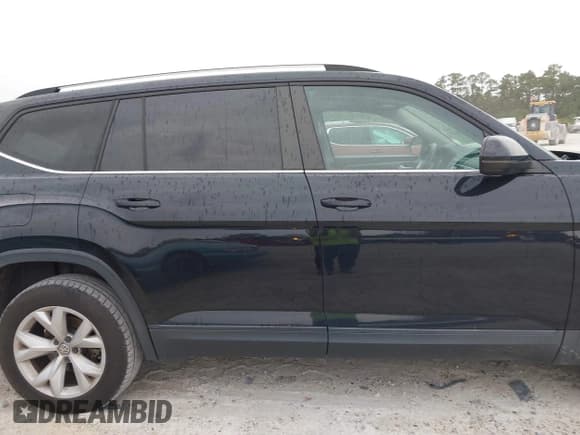 ✅ 2018 Volkswagen Atlas SE • VIN: 1V2DR2CA8JC515897 • Lot: 43800225. Wystawiony na IAAI z przebiegiem 169 402 mil. Bezpłatny archiwum sprzedaży aukcyjnych z USA i szczegółowy raport historii pojazdu na DreamBid. Zdjęcie 12.