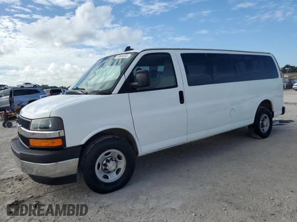 ✅ 2017 Chevrolet Express Passenger LT • VIN: 1GAZGPFG4H1112511 • Лот: 91654145. Опубликован ранее на Copart с пробегом 62 138 миль. Бесплатный доступ к архиву аукционных продаж из США и подробный отчёт об истории автомобиля на DreamBid. Изображение 1.