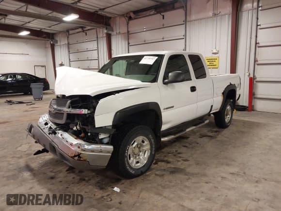 ✅ 2004 Chevrolet Silverado 2500HD LS • VIN: 1GCHK29U94E314964 • Лот: 42734747. Опубликован ранее на IAAI с пробегом Не указан. Бесплатный доступ к архиву аукционных продаж из США и подробный отчёт об истории автомобиля на DreamBid. Изображение 2.