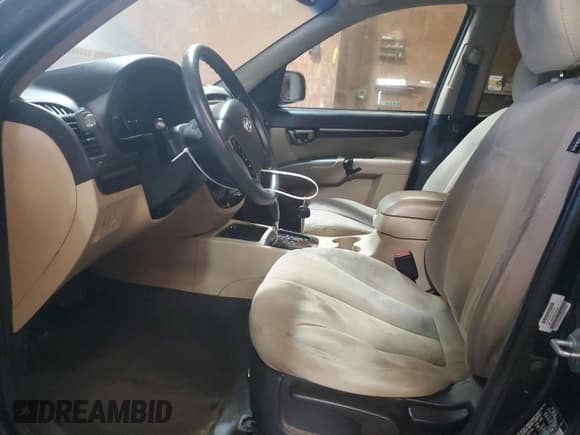 ✅ 2012 Hyundai Santa Fe GLS • VIN: 5XYZG4AG3CG108617 • Lot: 73287674. Listed on Copart with 187,739 mi. Free auction sales archive from the USA and detailed vehicle history report at DreamBid. Image 7.