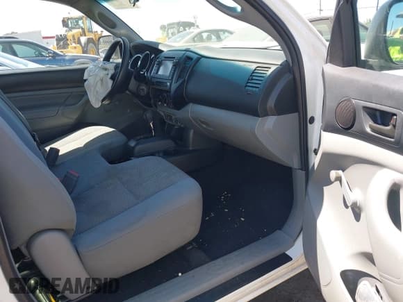 ✅ 2013 Toyota Tacoma • VIN: 5TFNX4CN2DX019176 • Lot: 42203236. Wystawiony na IAAI z przebiegiem 186 127 mil. Bezpłatny archiwum sprzedaży aukcyjnych z USA i szczegółowy raport historii pojazdu na DreamBid. Zdjęcie 5.