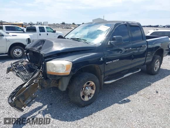 ✅ 2006 Dodge 3500 SLT • VIN: 3D7LX38C56G151368 • Lot: 42590404. Wystawiony na IAAI z przebiegiem Nie podano. Bezpłatny archiwum sprzedaży aukcyjnych z USA i szczegółowy raport historii pojazdu na DreamBid. Zdjęcie 2.