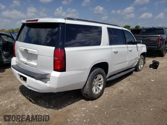 ✅ 2016 Chevrolet Suburban LS • VIN: 1GNSCGKC5GR416428 • Lot: 57047281. Wystawiony na Copart z przebiegiem 13 334 mil. Bezpłatny archiwum sprzedaży aukcyjnych z USA i szczegółowy raport historii pojazdu na DreamBid. Zdjęcie 4.