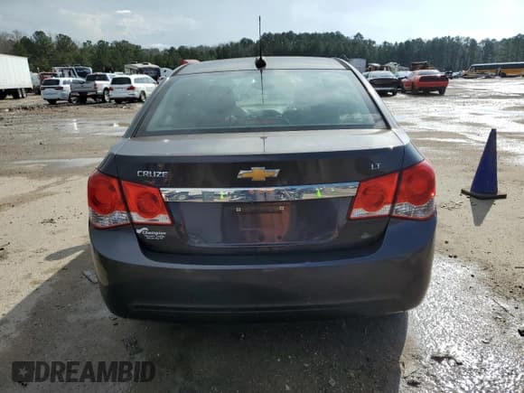 ✅ 2015 Chevrolet Cruze LT • VIN: 1G1PC5SB7F7229673 • Lot: 73209892. Listed on Copart with 77,233 mi. Free auction sales archive from the USA and detailed vehicle history report at DreamBid. Image 6.