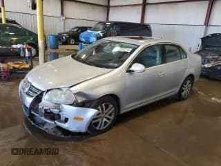 ✅ 2006 Volkswagen Jetta 2.5L • VIN: 3VWSG71K96M646735 • Лот: 52293215. Опубликован ранее на Copart с пробегом 64 528 миль. Бесплатный доступ к архиву аукционных продаж из США и подробный отчёт об истории автомобиля на DreamBid. Изображение 1.