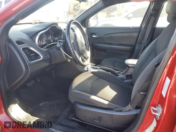 ✅ 2013 Dodge Avenger SXT • VIN: 1C3CDZCB9DN626016 • Lot: 49717855. Wystawiony na Copart z przebiegiem 184 884 mil. Bezpłatny archiwum sprzedaży aukcyjnych z USA i szczegółowy raport historii pojazdu na DreamBid. Zdjęcie 7.