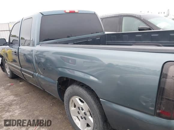 2007 Chevrolet Silverado 1500 LT1 z VIN 1GCEC19V67Z104435, wystawiony jako IAAI lot #43463939 z przebiegiem 203 245 mil mil oraz . Historia ofert i sprzedaży dostępna na DreamBid. Obrazek 15.