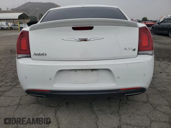 ✅ 2018 Chrysler 300 S • VIN: 2C3CCABG9JH244526 • Lot: 60982375. Listed on Copart with 137,259 mi. Free auction sales archive from the USA and detailed vehicle history report at DreamBid. Image 6.