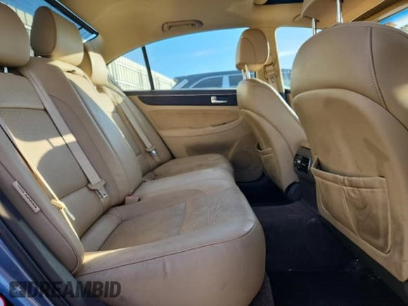 ✅ 2009 Hyundai Genesis • VIN: KMHGC46E69U027172 • Lot: 92566525. Listed on Copart with 121,892 mi. Free auction sales archive from the USA and detailed vehicle history report at DreamBid. Image 10.