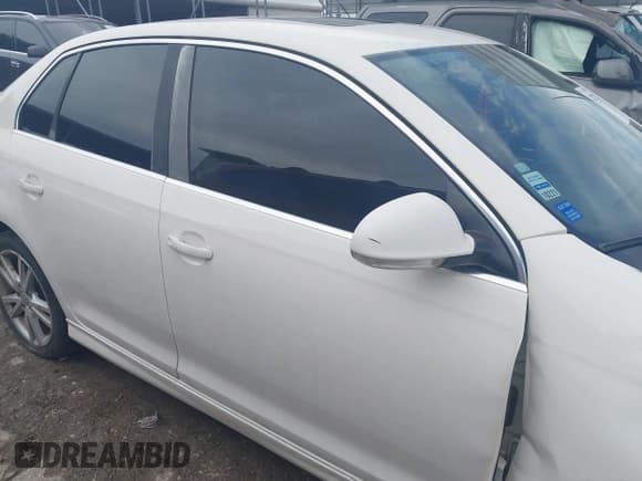 ✅ 2006 Volkswagen Jetta 1.9L TDI • VIN: 3VWDT81K66M022286 • Лот: 42477327. Опубликован ранее на IAAI с пробегом 262 075 миль. Бесплатный доступ к архиву аукционных продаж из США и подробный отчёт об истории автомобиля на DreamBid. Изображение 13.