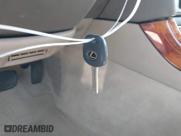 ✅ 1998 Lexus GS 300 • VIN: JT8BD68S4W0033869 • Lot: 41997162. Listed on IAAI with 187,125 mi. Free auction sales archive from the USA and detailed vehicle history report at DreamBid. Image 11.