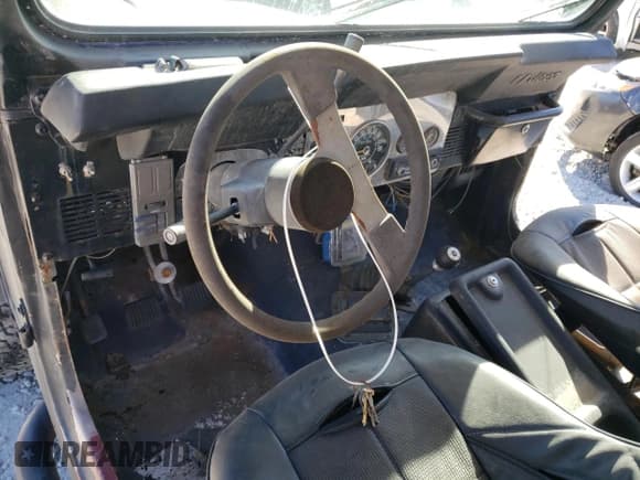 ✅ 1976 Jeep CJ • VIN: J6F93AA067564 • Лот: 76697444. Опубликован ранее на Copart с пробегом 93 195 миль. Бесплатный доступ к архиву аукционных продаж из США и подробный отчёт об истории автомобиля на DreamBid. Изображение 8.