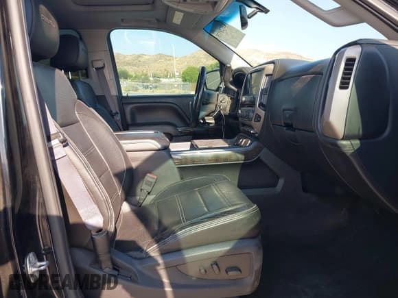 ✅ 2015 GMC Sierra 1500 Denali • VIN: 3GTU2WEJ6FG512222 • Lot: 42728975. Listed on IAAI with 86,679 mi. Free auction sales archive from the USA and detailed vehicle history report at DreamBid. Image 5.